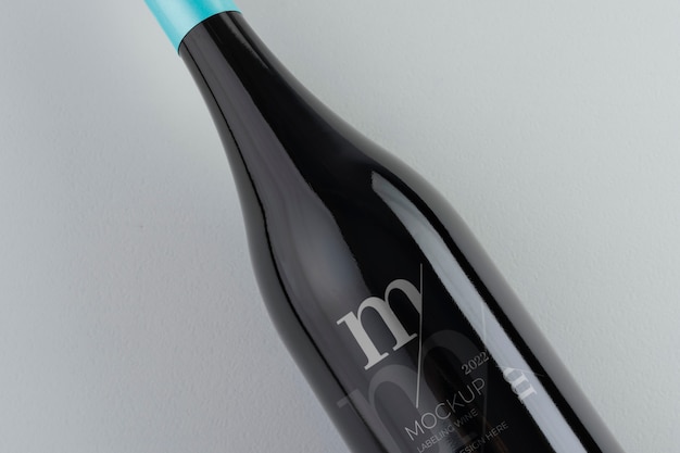 PSD etichetta mock-up design per bottiglia di vino in vetro