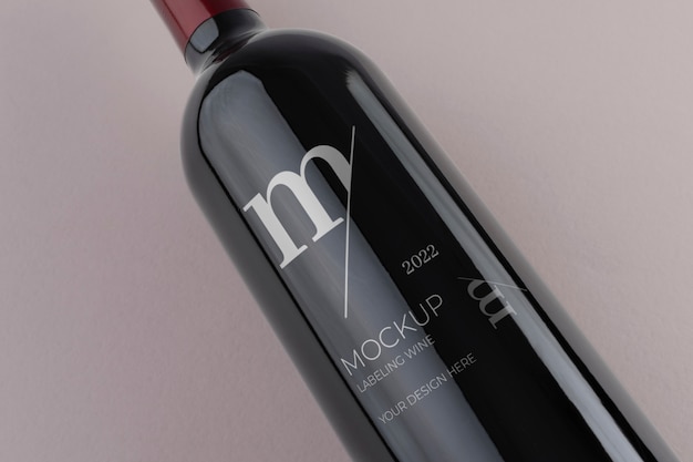 PSD etichetta mock-up design per bottiglia di vino in vetro