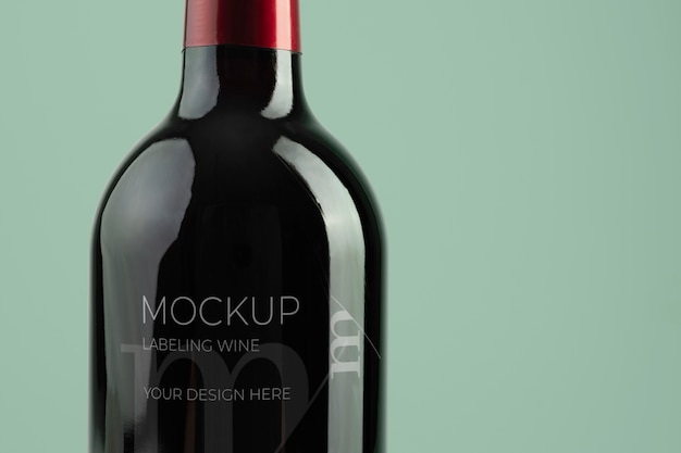 PSD etichetta mock-up design per bottiglia di vino in vetro