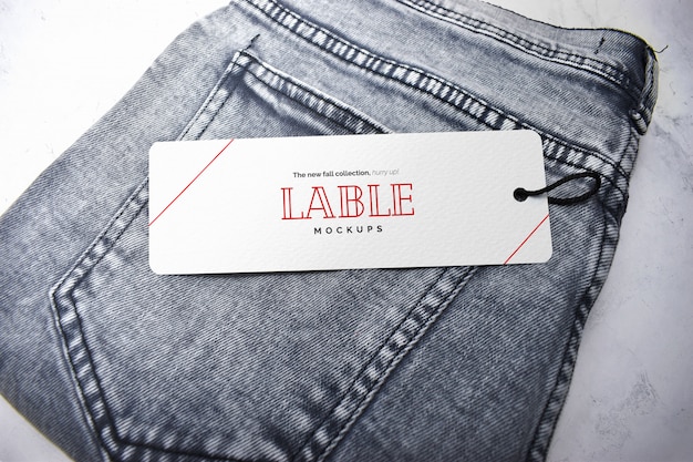 Label tag en jeans mockup