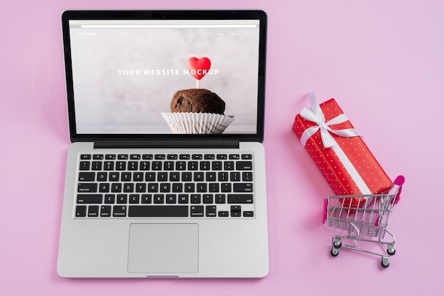 Laptop mockup with valentines day elements