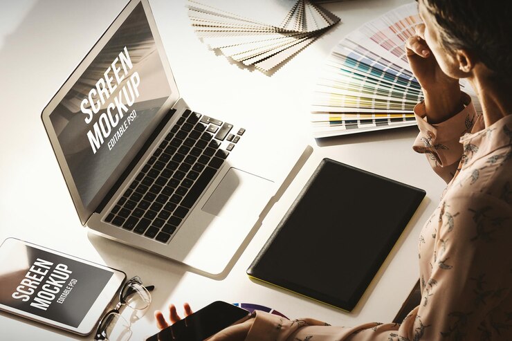 PSD laptop photoshop mockup