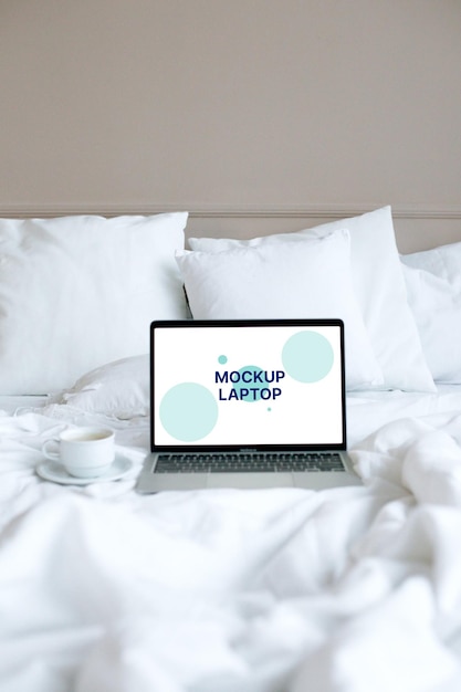 ноутбук с экраном, на котором написано "Start up on the screen"