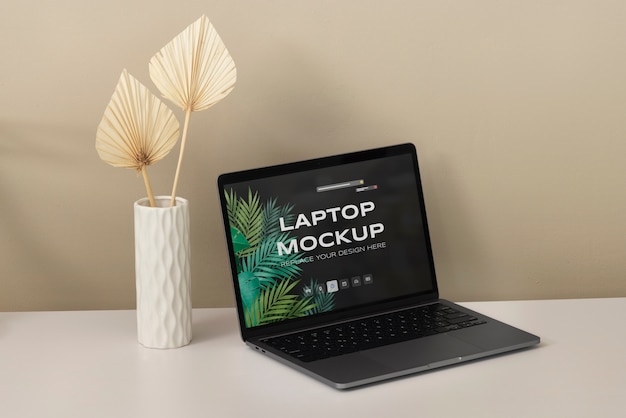Laptopmodel binnenshuis