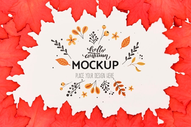 PSD mock-up autunnale di assortimento di foglie