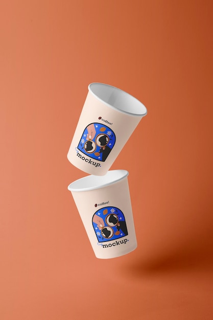 PSD mockup di tazza di carta levitante