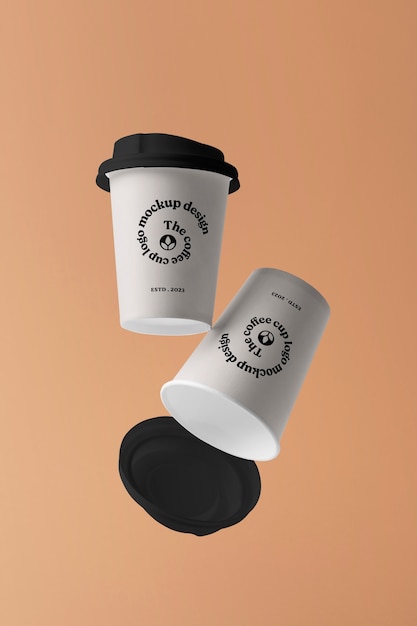 PSD mockup di tazza di carta levitante