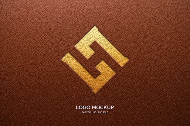 Макет логотипа на коричневой коже