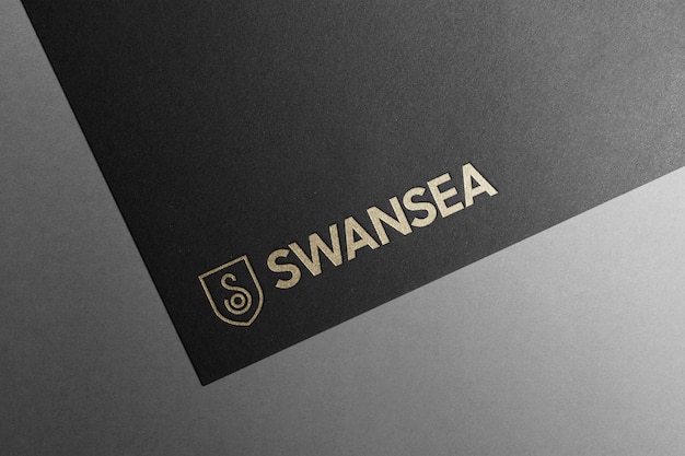 Logo Mockup zwart papier goud