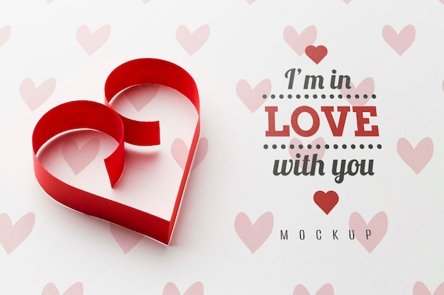 PSD concetto di amore mock-up a forma di cuore