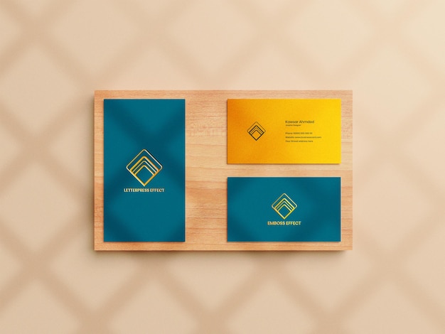 Luksusowa złota folia typografia i efekt wytłoczenia logo makieta na wizytówce
