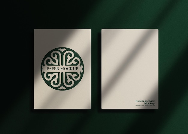 PSD luxe groen reliëf wit papier mockup van bovenaf