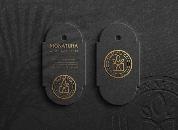 Luxe logo mockup op donkere hang-tag