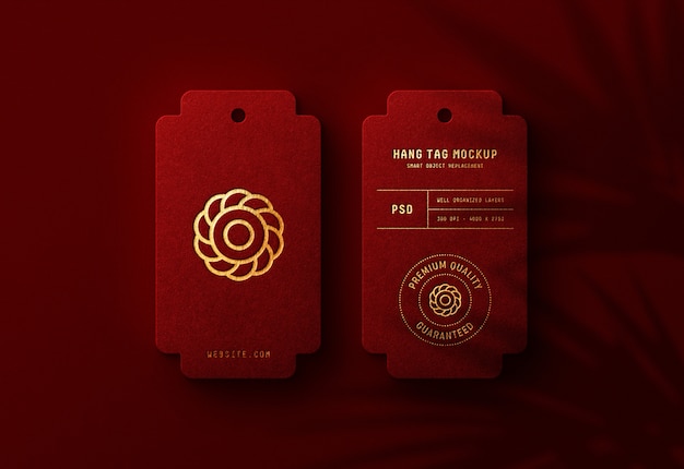 Luxe logo mockup op rode hang-tag