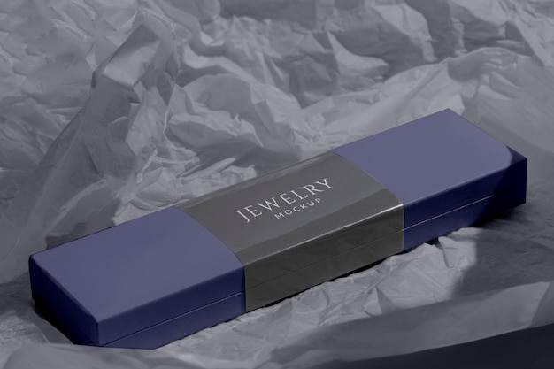 Luxurious jewelry packaging composition