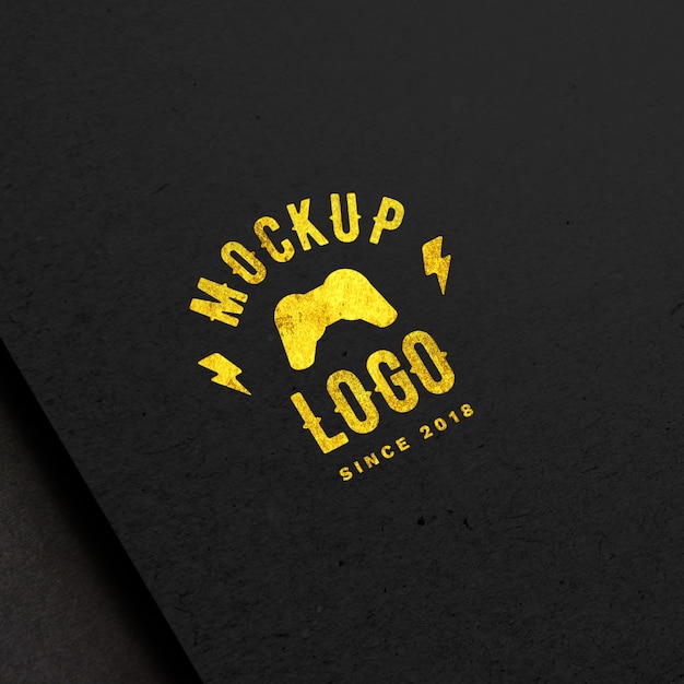 Mockup logo di lusso su superficie nera