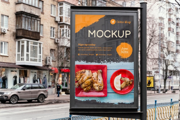 Makieta billboardu z jedzeniem w mieście