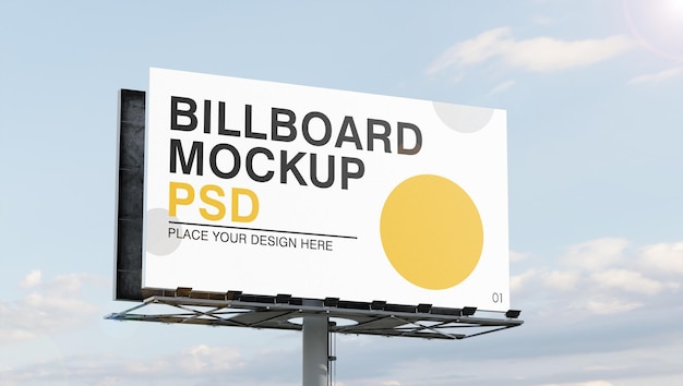 PSD makieta dużej billboardu na błękitne niebo z chmurami