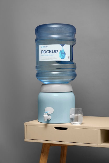 PSD makieta dużej plastikowej butelki wody