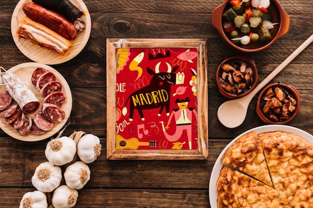 PSD makieta ramka z tradycyjnym hiszpańskim jedzeniem