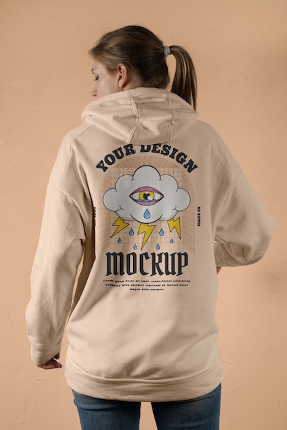 Makieta z tyłu bluzy