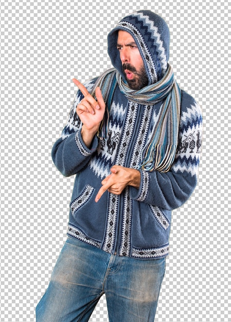 PSD man met winterkleren dansen