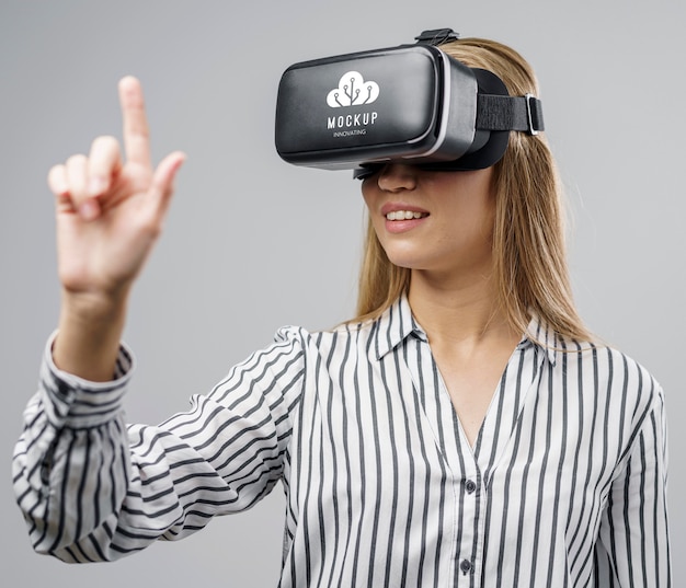 Medium shot smiley woman with vr glasses