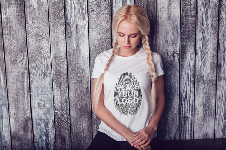 Meisje T-Shirt Mock-Up