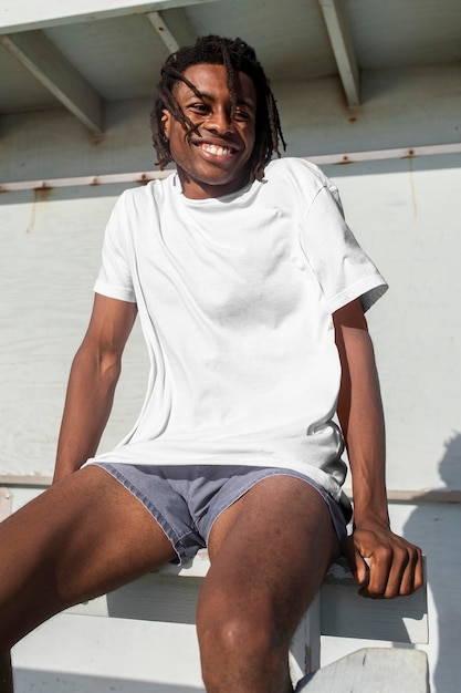 メンズホワイトTシャツ PSD モッケージ ベーシック サマー アパレル フォトショット