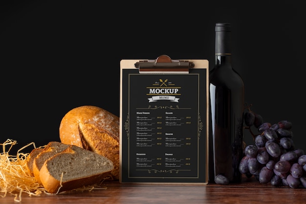PSD menu per ristorante con pane e vino