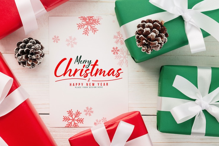 PSD クリスマスプレゼントの装飾が施されたメリークリスマスグリーティングカードのモックアップ
