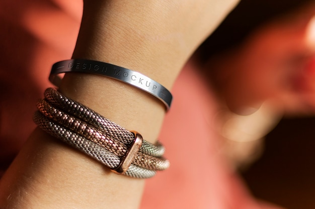 PSD metallic armband mock-up ontwerp voor dames