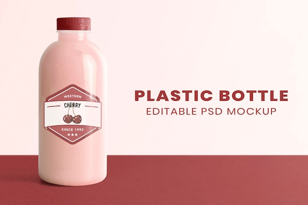 Mockup di bottiglia di plastica per latte psd con confezione di prodotti con etichette