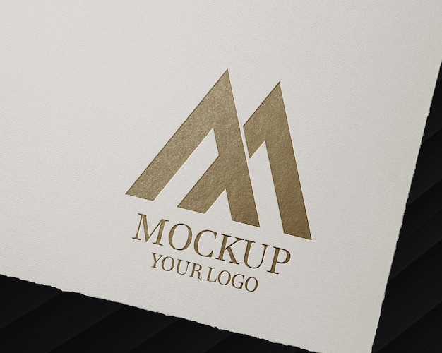 Mockup di logo minimale sul design della carta artigianale