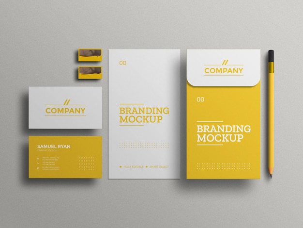 Minimale gele envelop met mockup voor visitekaartjes