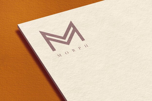 PSD minimale logo-mockup op papiertextuur