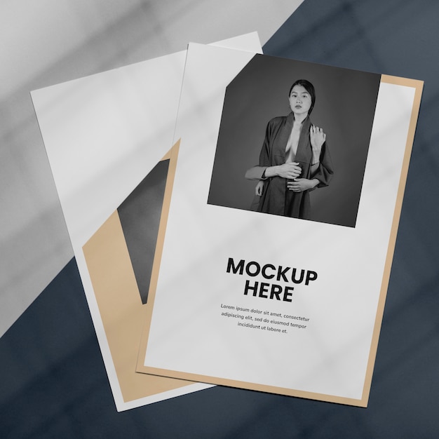 PSD mock up sovrapposizione ombra brochure