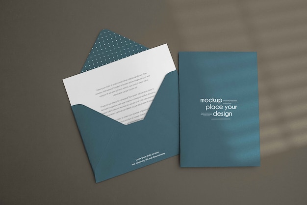 PSD mock-up per busta di carta scura