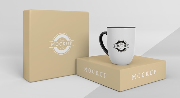 Assortimento di scatole di mug mock-up