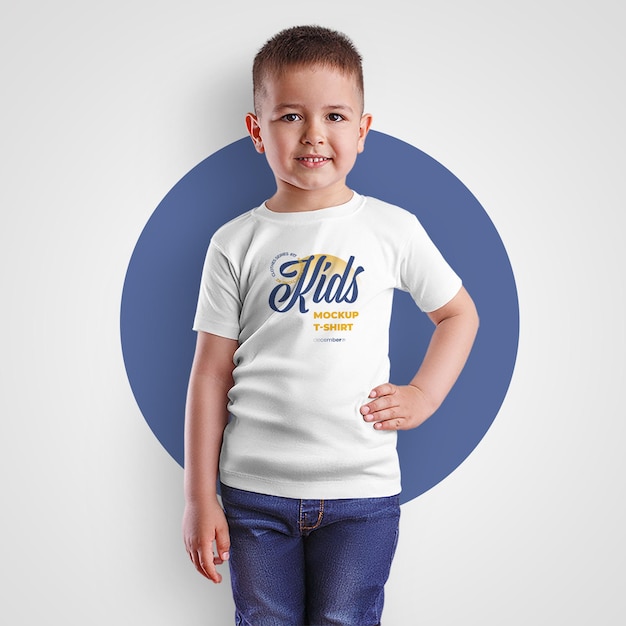 PSD mock-up ontwerp van t-shirt voor kinderen