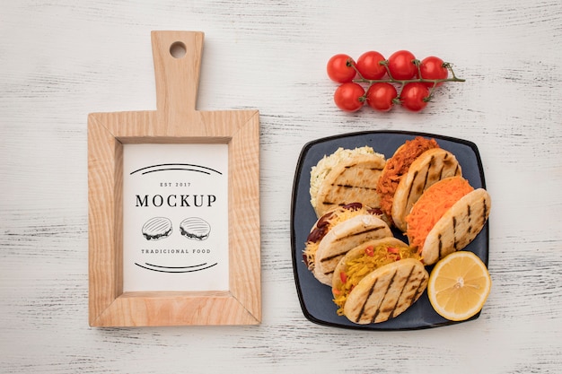 PSD mock-up sandwiches en tomaten bovenaanzicht