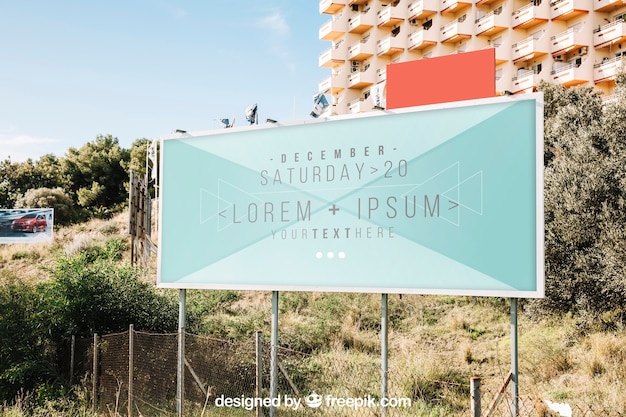 Mock-up van een billboard voor een groot gebouw.