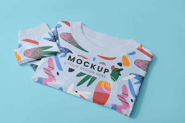 PSD mock-up voor sweatshirt met kleurrijke print