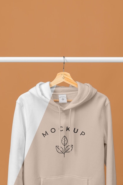 PSD mockup felpa con cappuccio da vicino