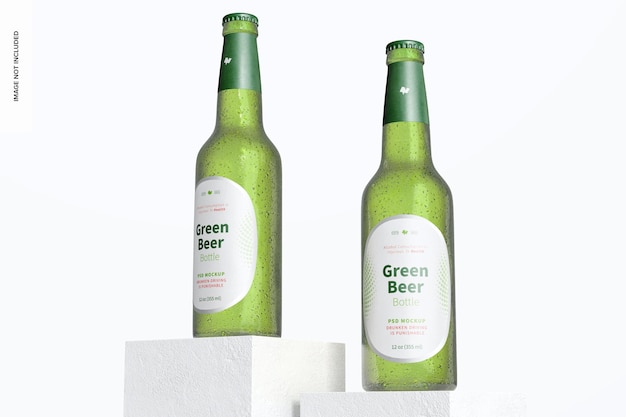 PSD mockup met groene bierflessen, lage hoekmening