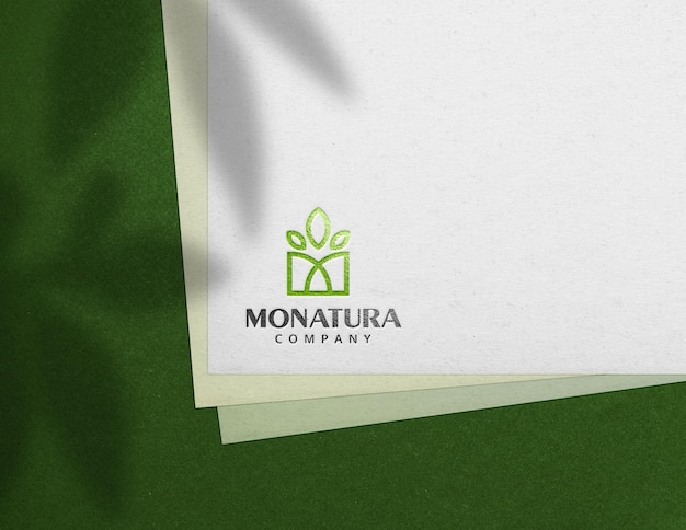 Mockup met papieren textuurlogo logo