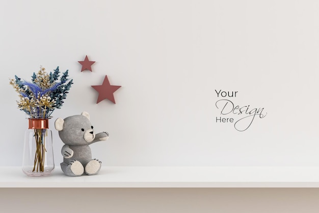 Mockup muur in de kinderkamer met teddy op witte muur achtergrond