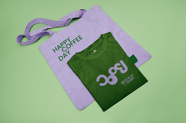 PSD mockup-ontwerp van draagtas en t-shirt