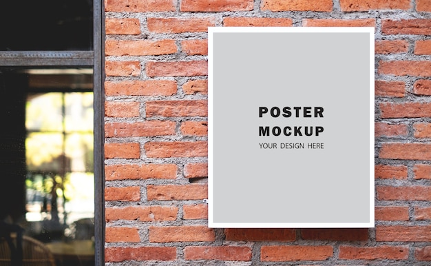 Mockup poster promozione speciale messo davanti al ristorante