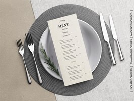 Mockup del concetto di carta volantino menu cibo ristorante con stoviglie